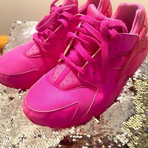 Pink Huarache size Y7